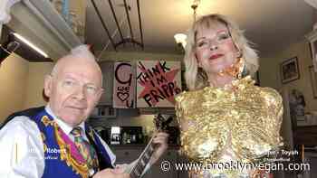Watch Toyah and Robert Fripp cover Garbage's "I Think I'm Paranoid"