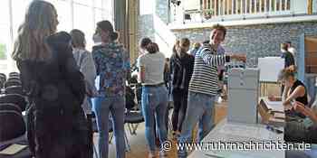 Gymnasiasten machen ihre Kreuzchen bei der Juniorwahl | Stadtlohn - Ruhr Nachrichten