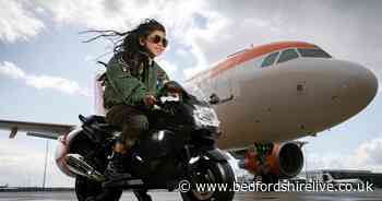 Luton Airport: easyJet recreates iconic Top Gun scenes to encourage more young people and girls into aviation - Bedfordshire Live