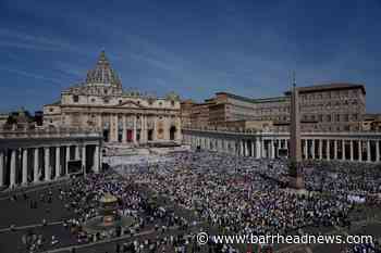 Pope rallies from knee pain to proclaim 10 saints - Barrhead News