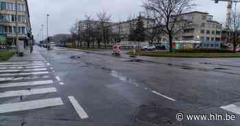 Man (20) rijdt geparkeerde auto aan op Linkeroever | Antwerpen | hln.be - Het Laatste Nieuws