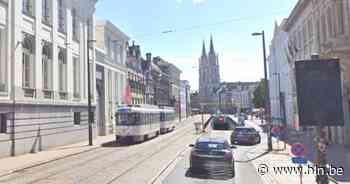 Man (79) gekwetst door aanrijding tussen tram en lichte vrachtauto - Het Laatste Nieuws