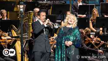 Operngala Bonn: Ein Abend mit ABBA und großen Gefühlen - DW (Deutsch)