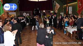 Peine: Kleiner König und passive Majestät feiern ihren Ball - Peiner Allgemeine Zeitung - PAZ-online.de