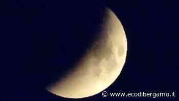 Incanto all'alba: l'eclissi lunare del 16 maggio, ecco le foto - L'Eco di Bergamo