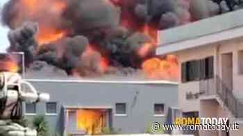 VIDEO | La fabbrica di vernici di Monterotondo distrutta della fiamme
