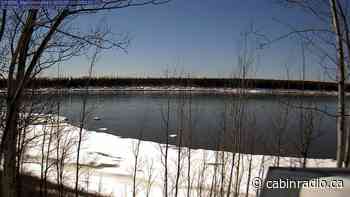 Ice breaks on Mackenzie at Jean Marie River - Cabin Radio