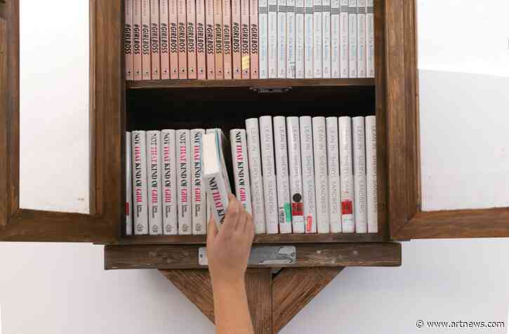 In Witty Installations, Alexander Si Plays Anthropologist, Studying White Culture of the Recent Past