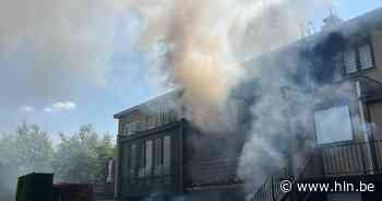 Uitslaande brand beschadigt twee woningen in Stabroek - Het Laatste Nieuws