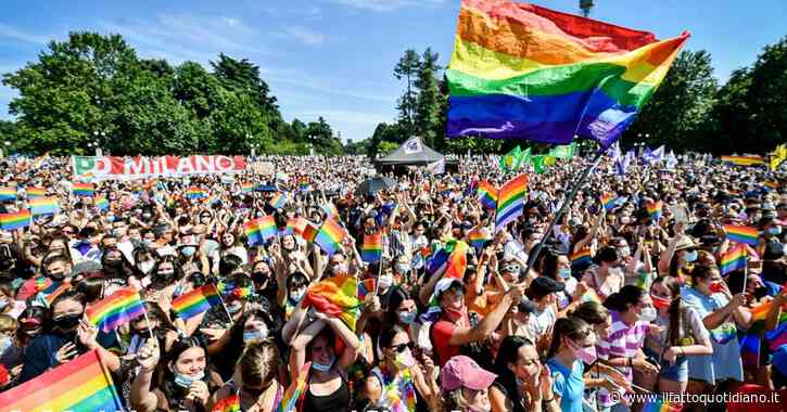 Milano, via libera al primo Registro di genere per le persone trans: “Un traguardo, si potrà avere il nome di elezione su badge e tessere”