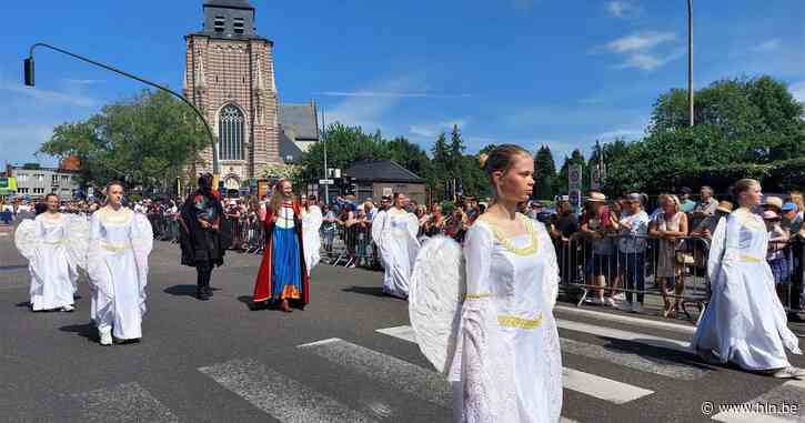 IN BEELD. Sint Dimpna Ommegang trekt weer door straten van Geel - Het Laatste Nieuws