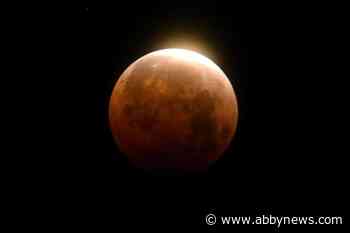 VIDEO: Moon goes blood red in ‘Eclipse for the Americas’ - Abbotsford News