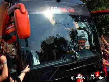 La manata di Ibrahimovic rompe il vetro del bus: ecco cosa è successo