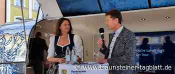 Traunstein: Tourstopp von #DemokratieAufAchse in Traunstein – Landtagspräsidentin Ilse Aigner zu Gast - Traunsteiner Tagblatt