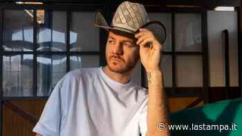 Alessandro Cattelan a teatro con “Salutava sempre”, un one man show da novembre - La Stampa