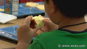 Universal school lunch bill awaits action from Scott - WCAX