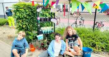 SBS Spoele neemt plantenruilrekje in gebruik | Lokeren | hln.be - Het Laatste Nieuws