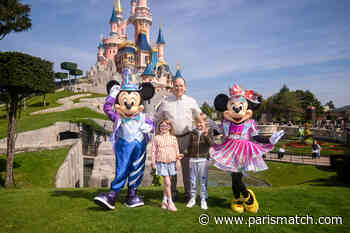 Jacques et Gabriella ont retrouvé Mickey et Minnie à Disneyland Paris - Paris Match