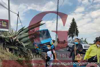 Microbús de ATAH sufre accidente en la Apizaco-Tlaxcala - El Cuarto de Guerra