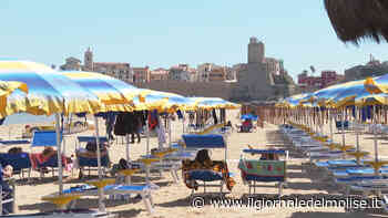 A Termoli prove tecniche d'estate, spiagge prese d'assalto. Via ad alcune restrizioni ma prezzi in aumento. - Il Giornale del Molise