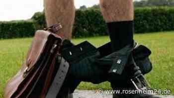 Unbekannter onaniert vor Rosenheimerinnen (21/22) – und flüchtet in Aßling aus Zug