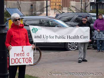 'Not business as usual': Lethbridge residents rally for public healthcare - My Lethbridge Now
