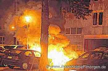Auto in Mannheim fängt plötzlich zu brennen an - Mannheim - Nachrichten und Informationen - Mannheimer Morgen
