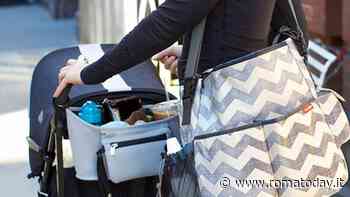 Investe passeggino con bimba di due anni, stava facendo lezioni di guida con il marito
