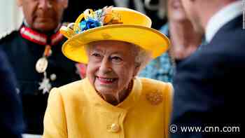 Queen Elizabeth makes surprise appearance at opening of new London train line