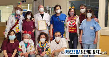 All'ospedale di Matera questi clown sempre presenti per strappare un sorriso a chi soffre: "Oggi festeggiamo 500 turni in 10 anni"! Complimenti - Matera News