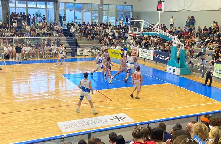 Basket, serie D, play-off, 6^ giornata, Virtus Matera travolge New Basket Lecce al PalaSassi dopo l'omaggio del Laboratorio di artigianato solidale diretto da Uccio Santochirico, vince il girone e attende il via libera per la serie C: tabellino e foto - S