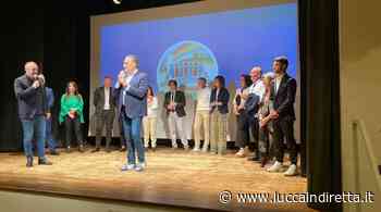 Passerella all'auditorium Da Massa Carrara per i candidati di 'Viviamo Porcari' - Luccaindiretta - LuccaInDiretta
