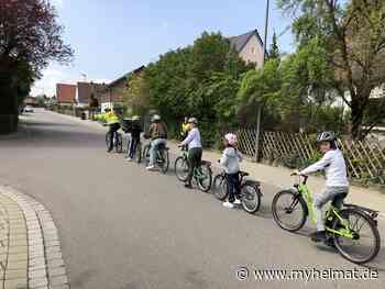 Nach bestandener Fahrradprüfung üben die Verkehrsschüler im Realverkehr - Aichach - myheimat.de