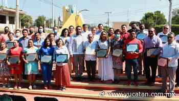 Reconocimientos a los docentes en Oxkutzcab y Ticul - El Diario de Yucatán