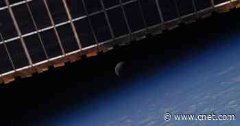See Astronaut's Sublime Shot of Total Lunar Eclipse Snapped From the ISS     - CNET