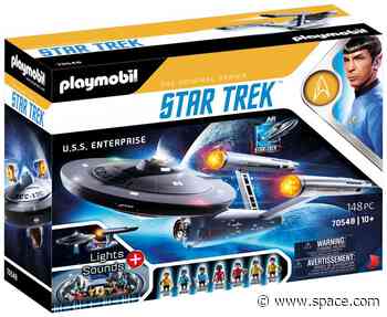 Save $142 on this massive Playmobil Star Trek U.S.S. Enterprise set