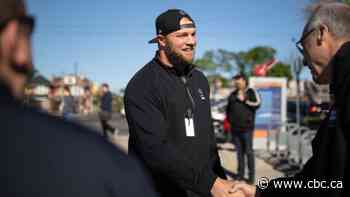 Van Zeyl, Ticats joined by fans, other unions at solidarity gathering amidst CFL strike