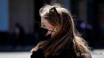 Should you wear a mask? Advice for navigating a mask-optional Canada
