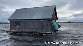 VIDEO: Boathouse becomes a house boat? - KenoraOnline.com