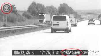 A4 Gera: Wahnsinn! Paketfahrer fliegen an Polizei vorbei - Thüringen24