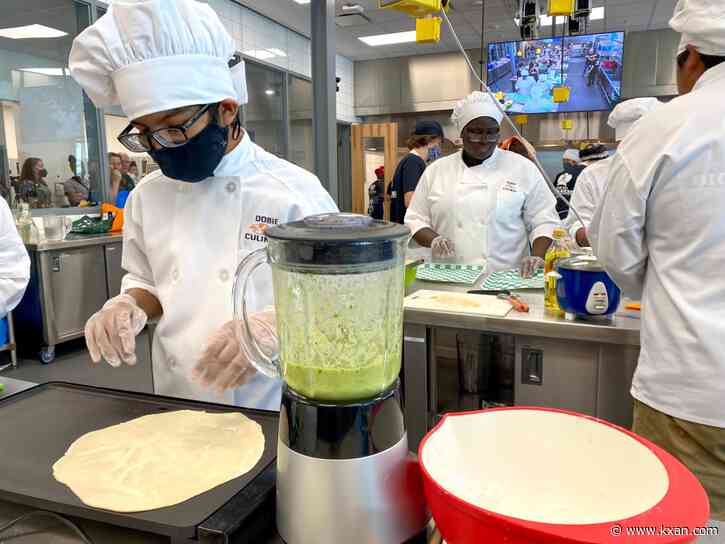 Middle school students compete to add burrito recipes to AISD menus