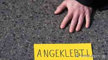 Dresden: Klimaaktivisten blockieren Hansastraße - STERN.de