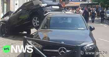 Spectaculair ongeval in Schaarbeek: chauffeur probeert aan politie te ontkomen en botst tegen gevel school - VRT NWS
