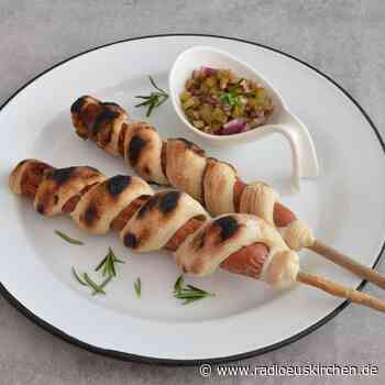 Rezept für Stockbrot à la Hotdog mit Gurken-Relish - radioeuskirchen.de