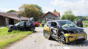 Folgenschwerer Unfall: Zwei E-Autos Schrott – zwei Frauen (38/44) verletzt