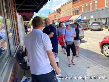 Amherst afternoon of wine, chocolate takes over downtown - The Morning Journal