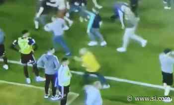 Sheffield United's Billy Sharp Attacked By Nottingham Forest Fan During Pitch Invasion - Sports Illustrated