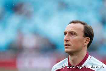 ‘He knocked me down with an orange, I could hear him giggling’ - Mark Noble’s old teammates salute Mr West Ham