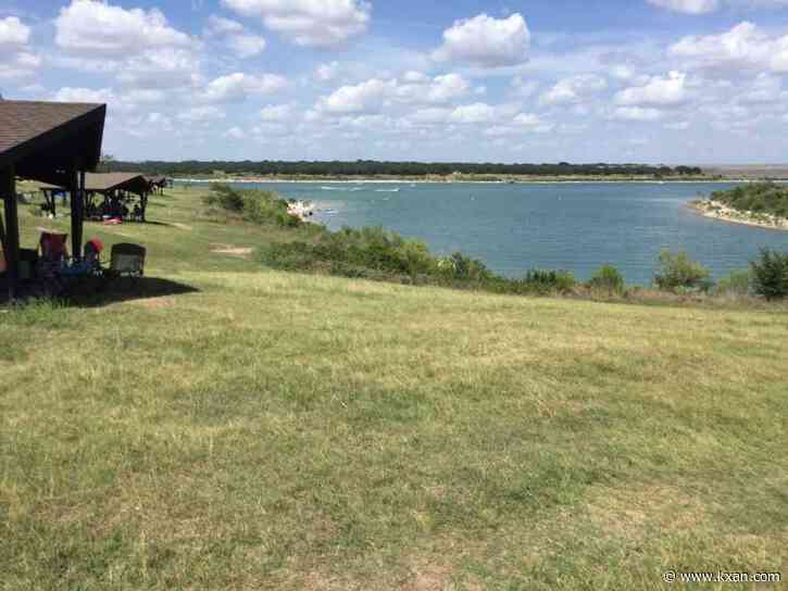 16-year-old dies after jumping from cliffs on Lake Georgetown