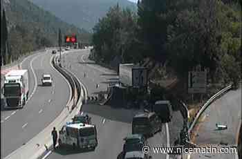 Un camion de goudron se déverse sur l'A8: la circulation totalement saturée